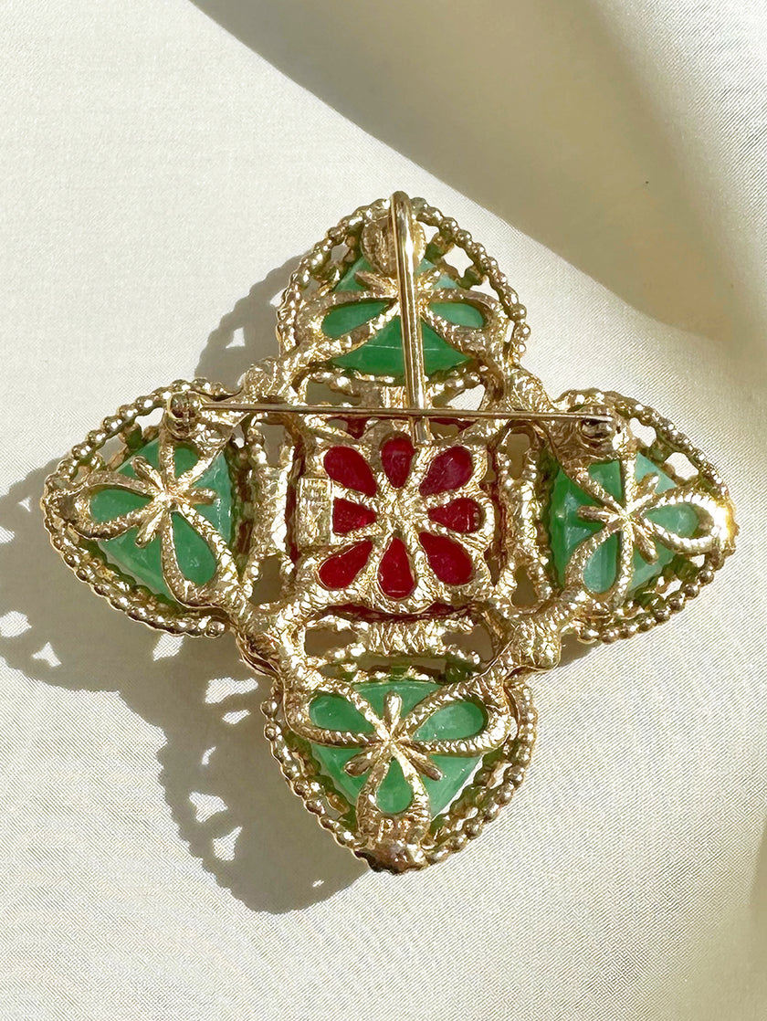 Vergulde designer broche met Gripoix glas