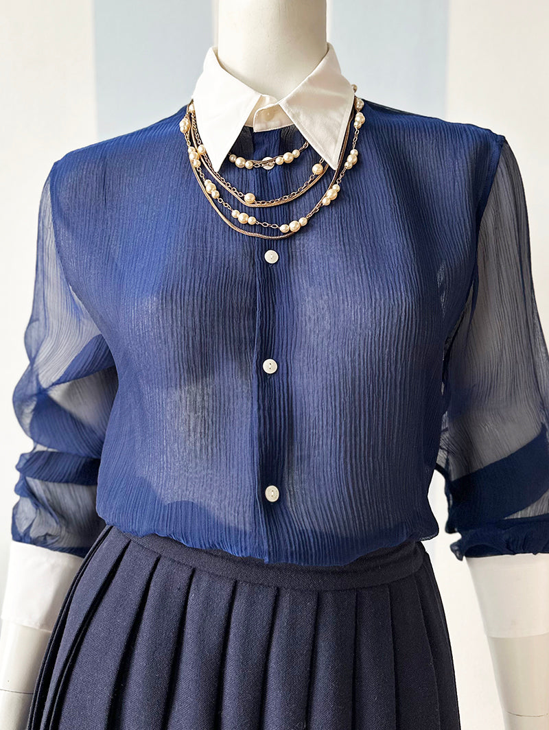 Zijden semi-transparante blouse