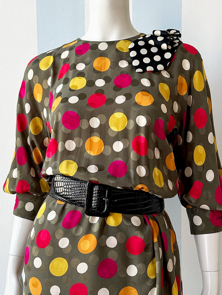 Zijden polkadot jurk