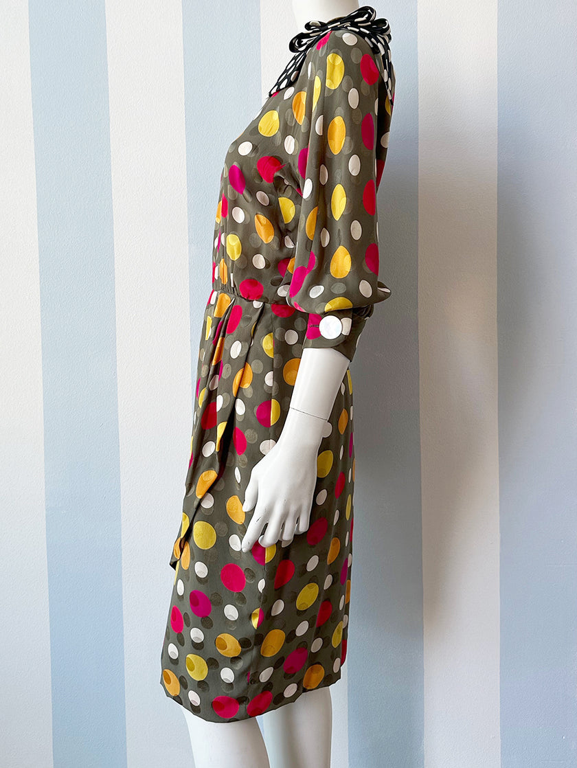 Zijden polkadot jurk