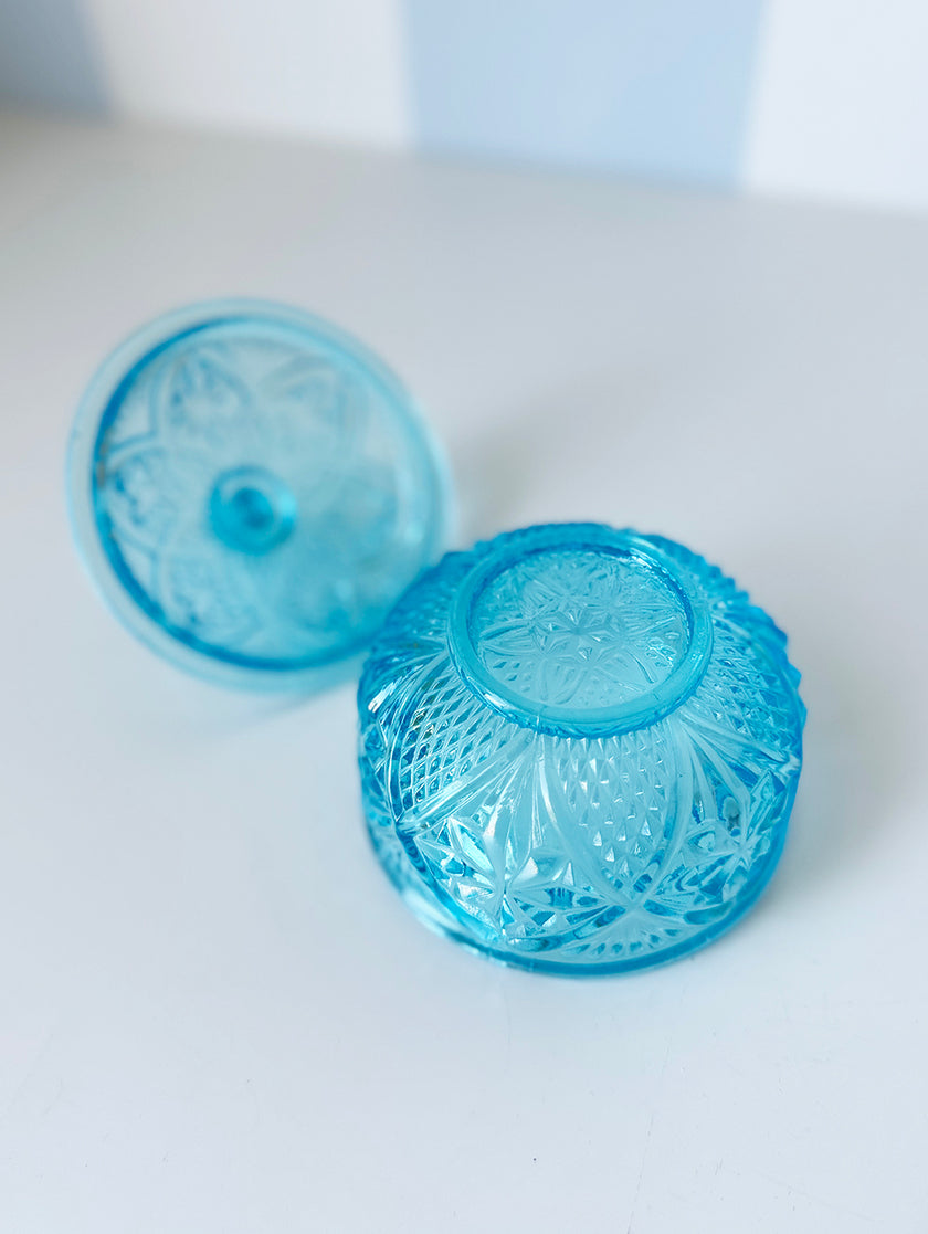 Blauwe glazen bonbonnière