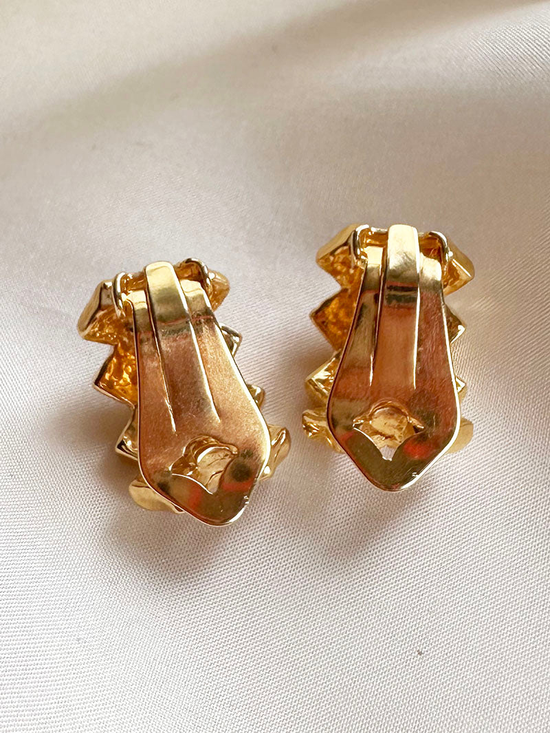 Goud/rode clip oorbellen