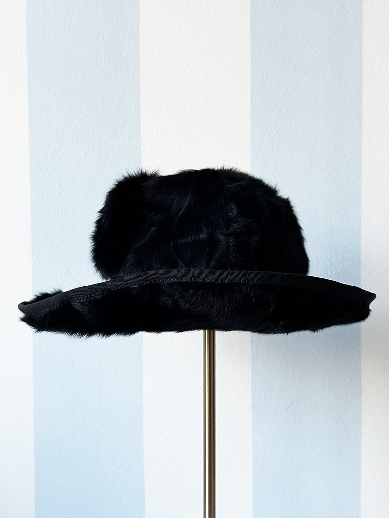 Zwarte fedora van konijnenbont