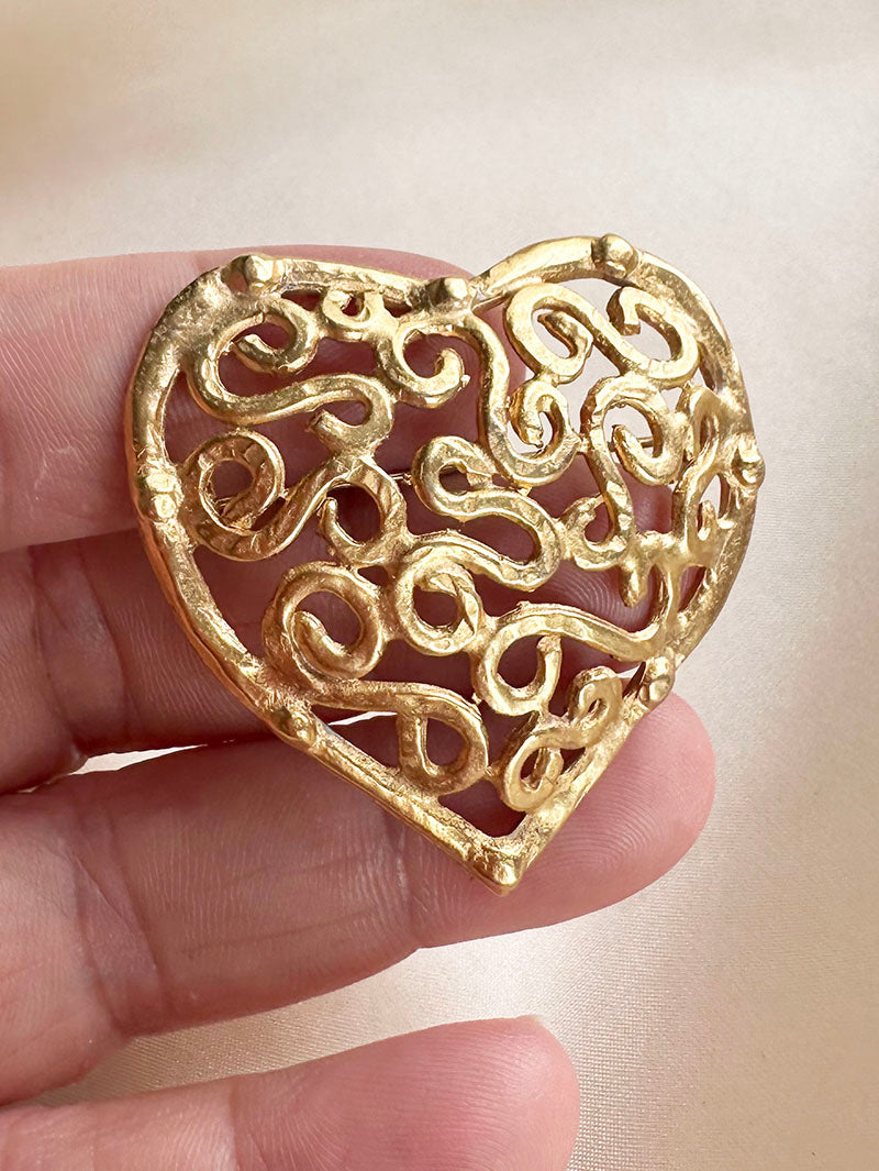 Matgouden hart broche