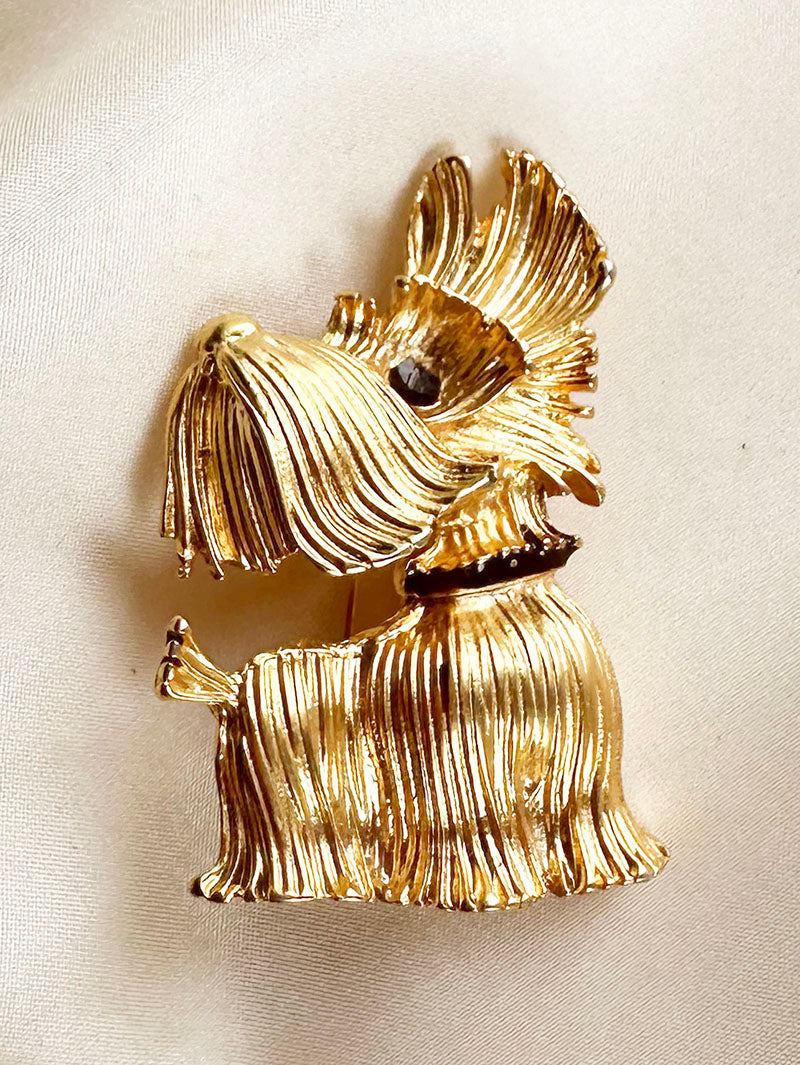 Matgouden hondje broche