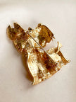 Matgouden hondje broche