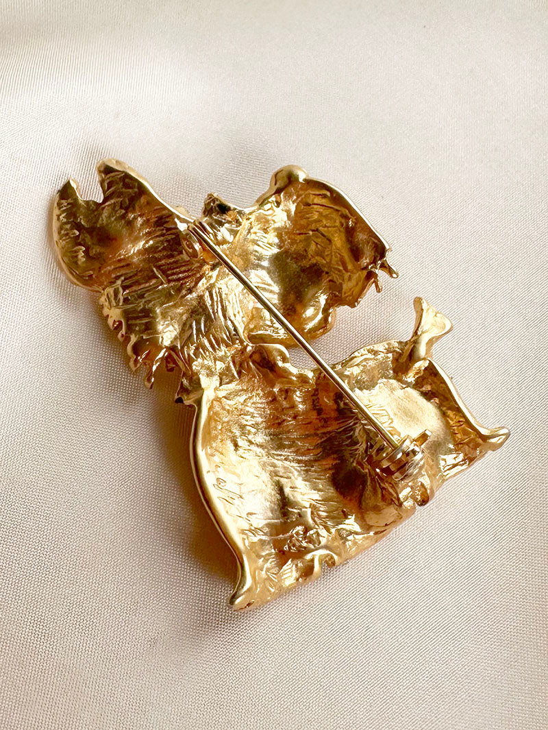 Matgouden hondje broche