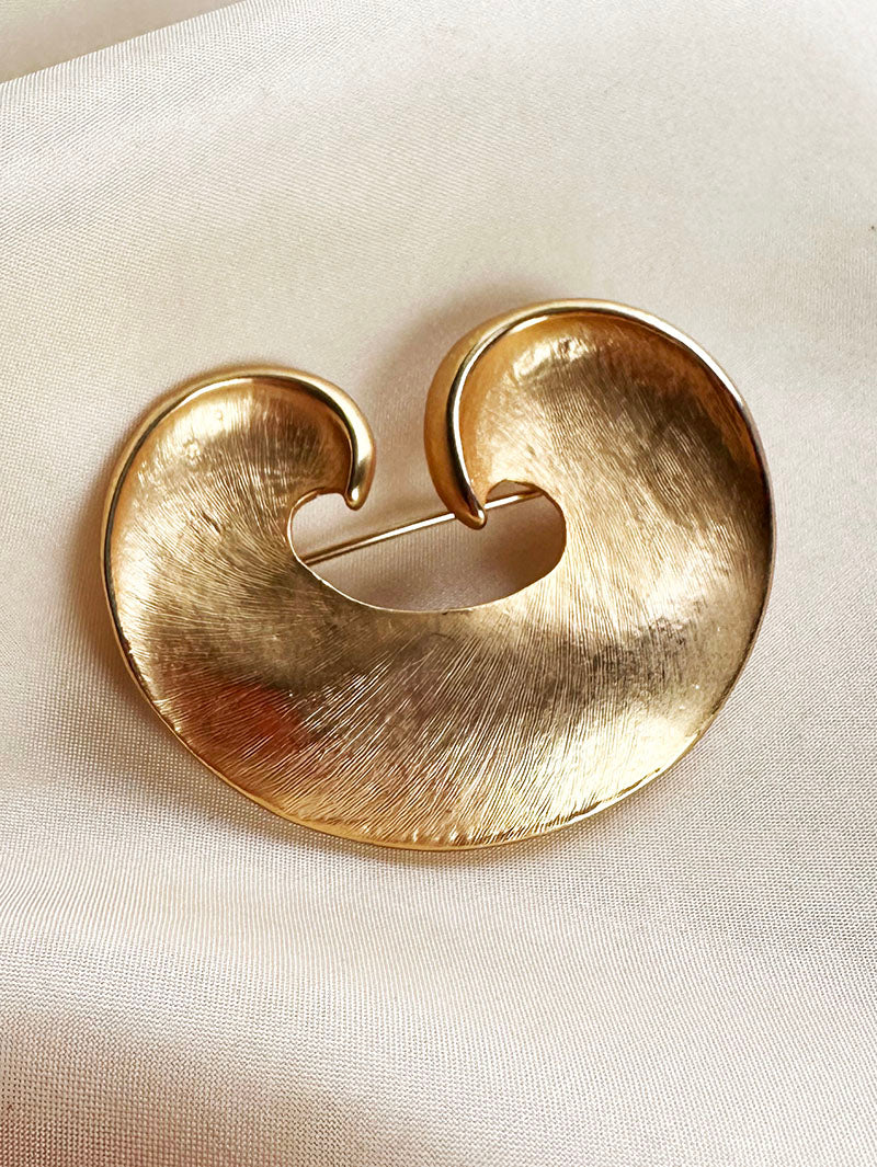 Matgouden broche