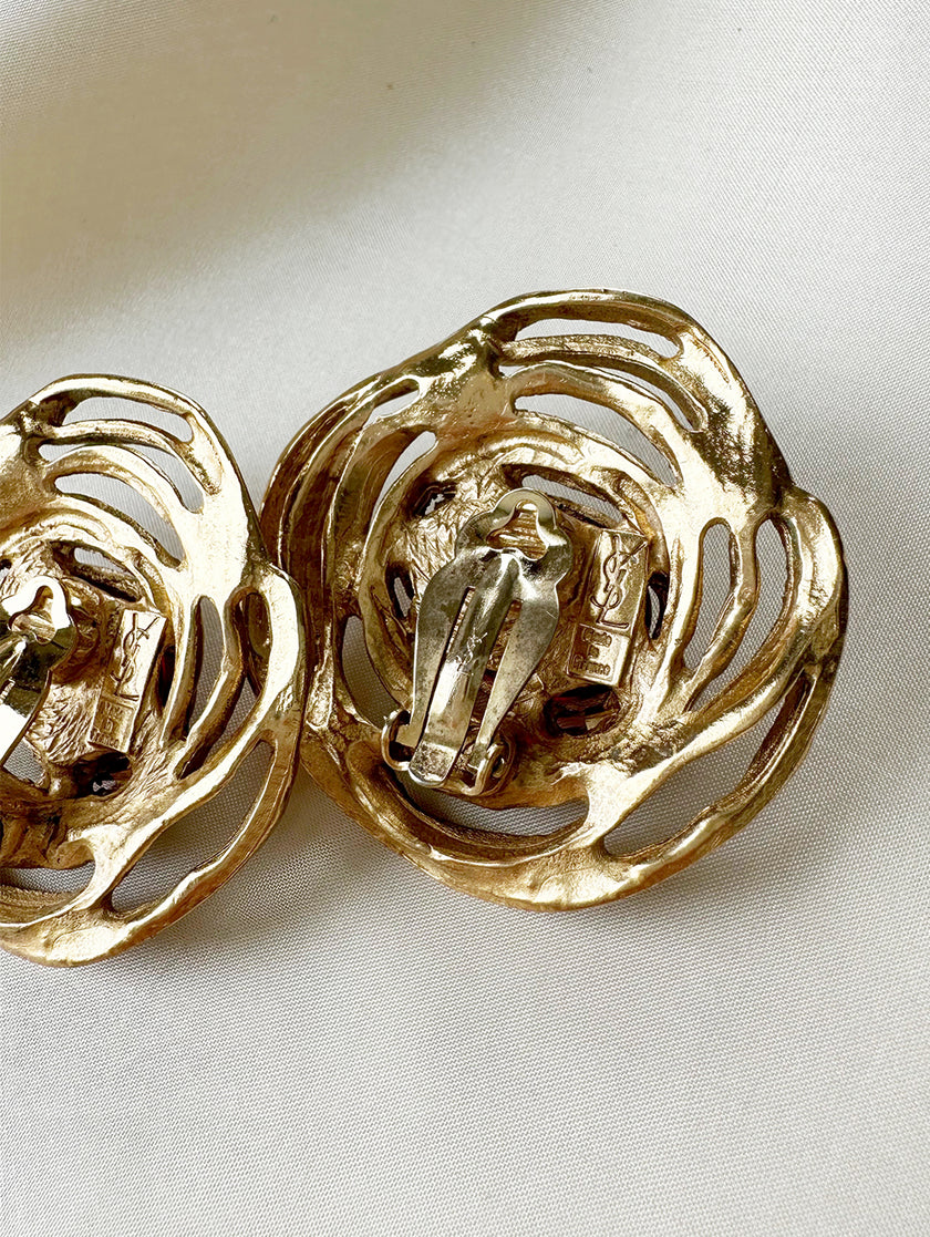 Grote clip oorbellen met rode Gripoix steen