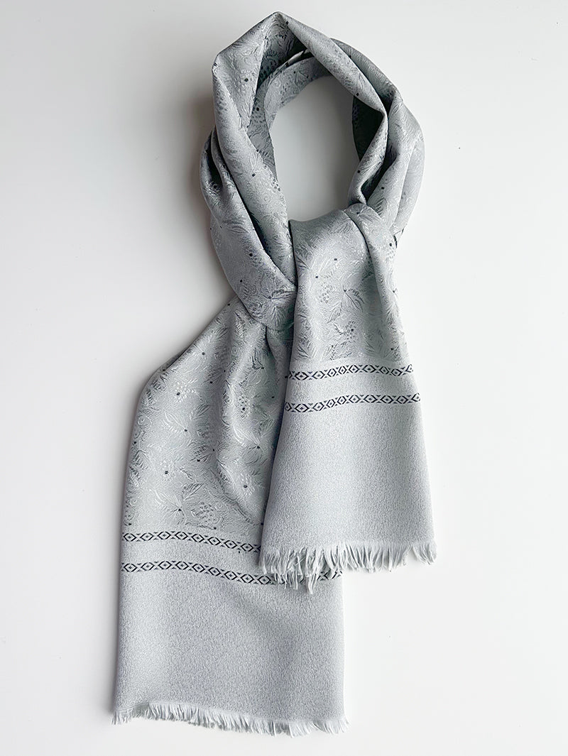 Zilver/grijze lange sjaal