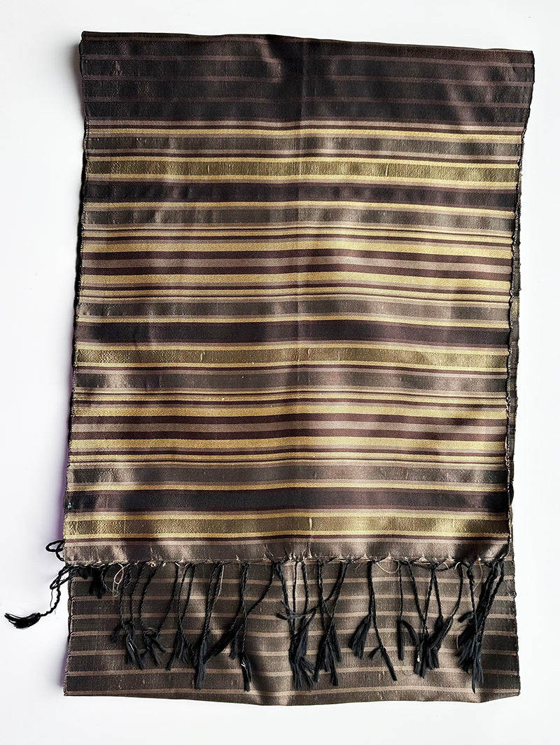 Gestreepte zijden sjaal