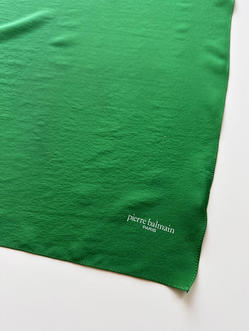 Groene zijden designer pochet