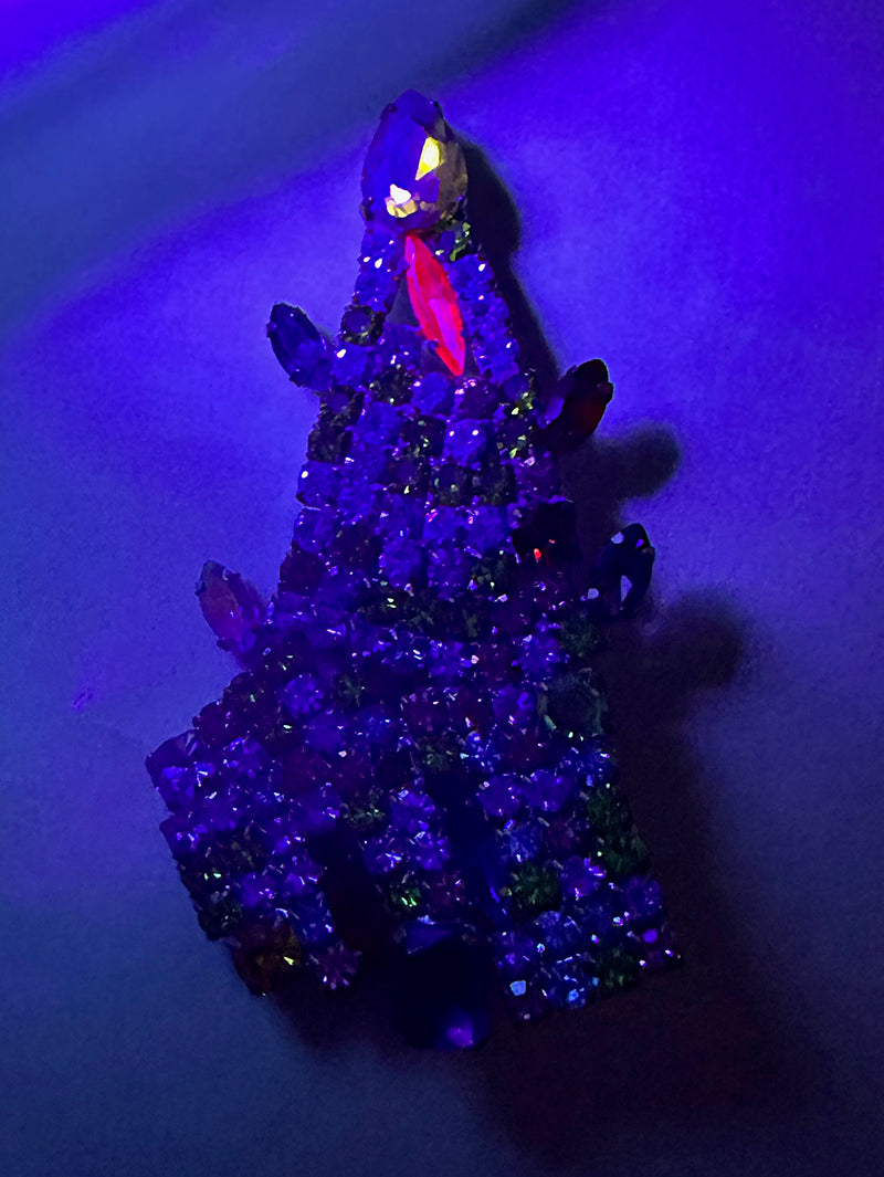 Kristalglazen kerstboombroche met uraniumglas