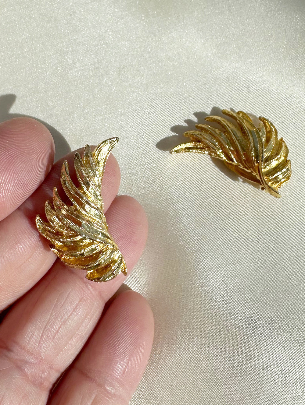 Gouden vleugel clip oorbellen