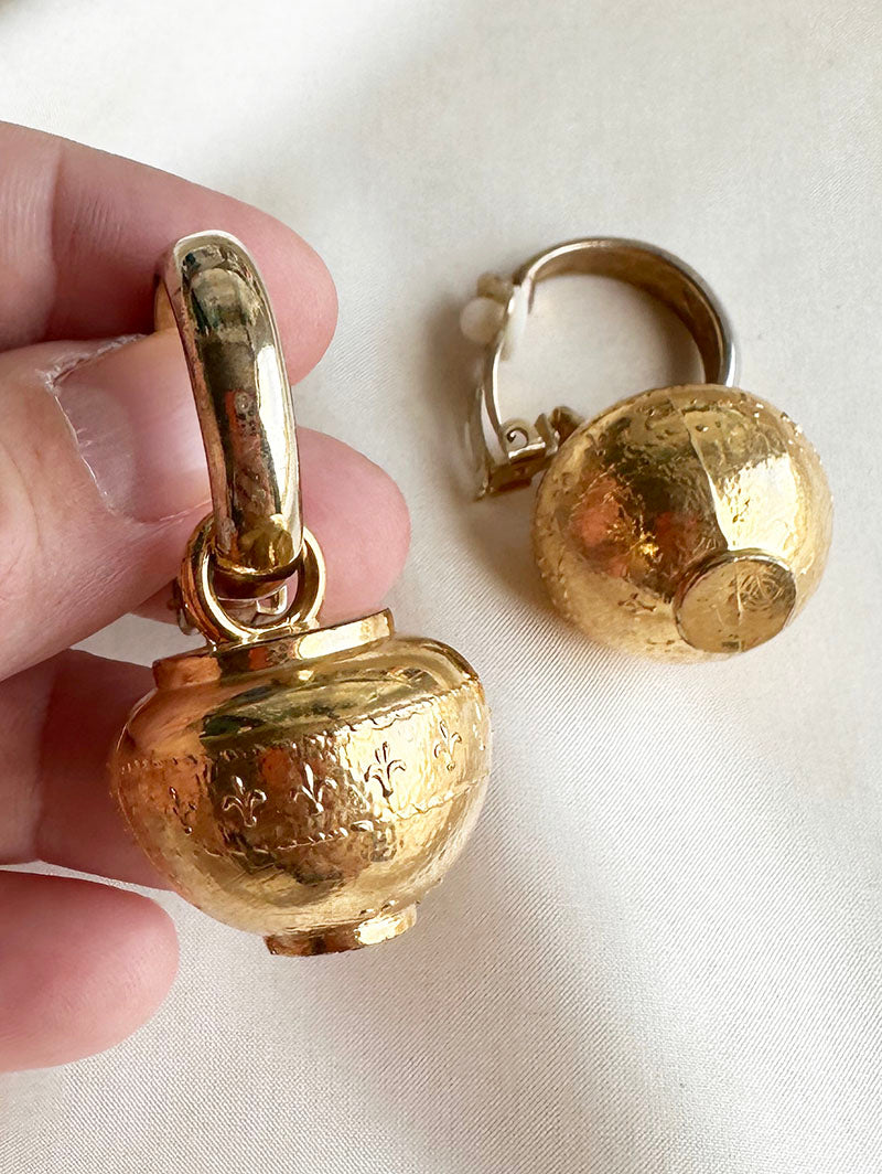 Gouden clip oorbellen met hanger