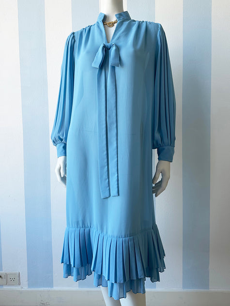 Blauwe jurk met strik