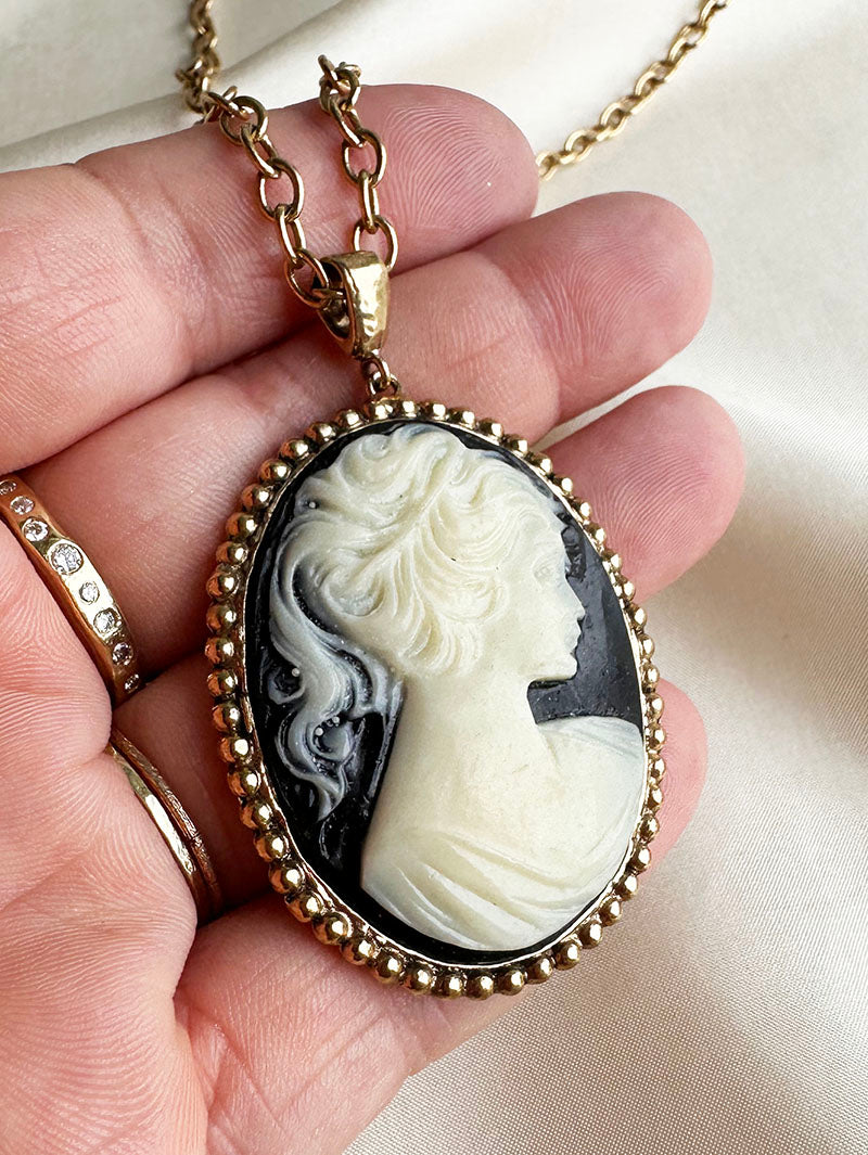 Lange camee designer ketting