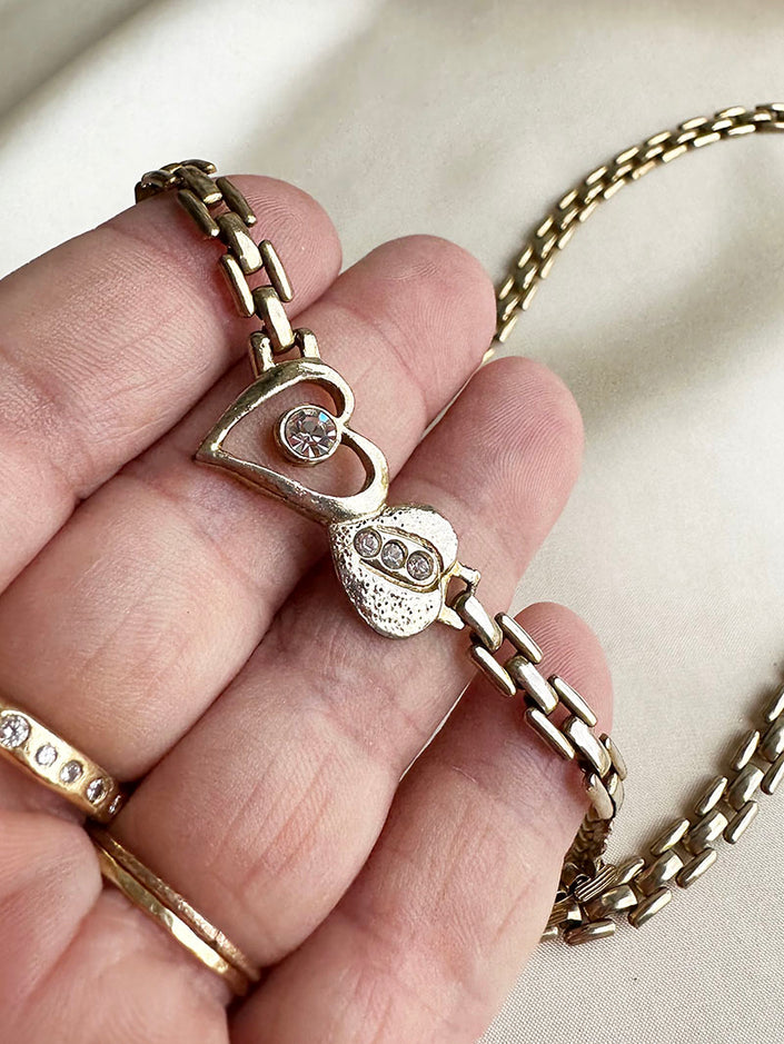 Gouden collier met hartjes