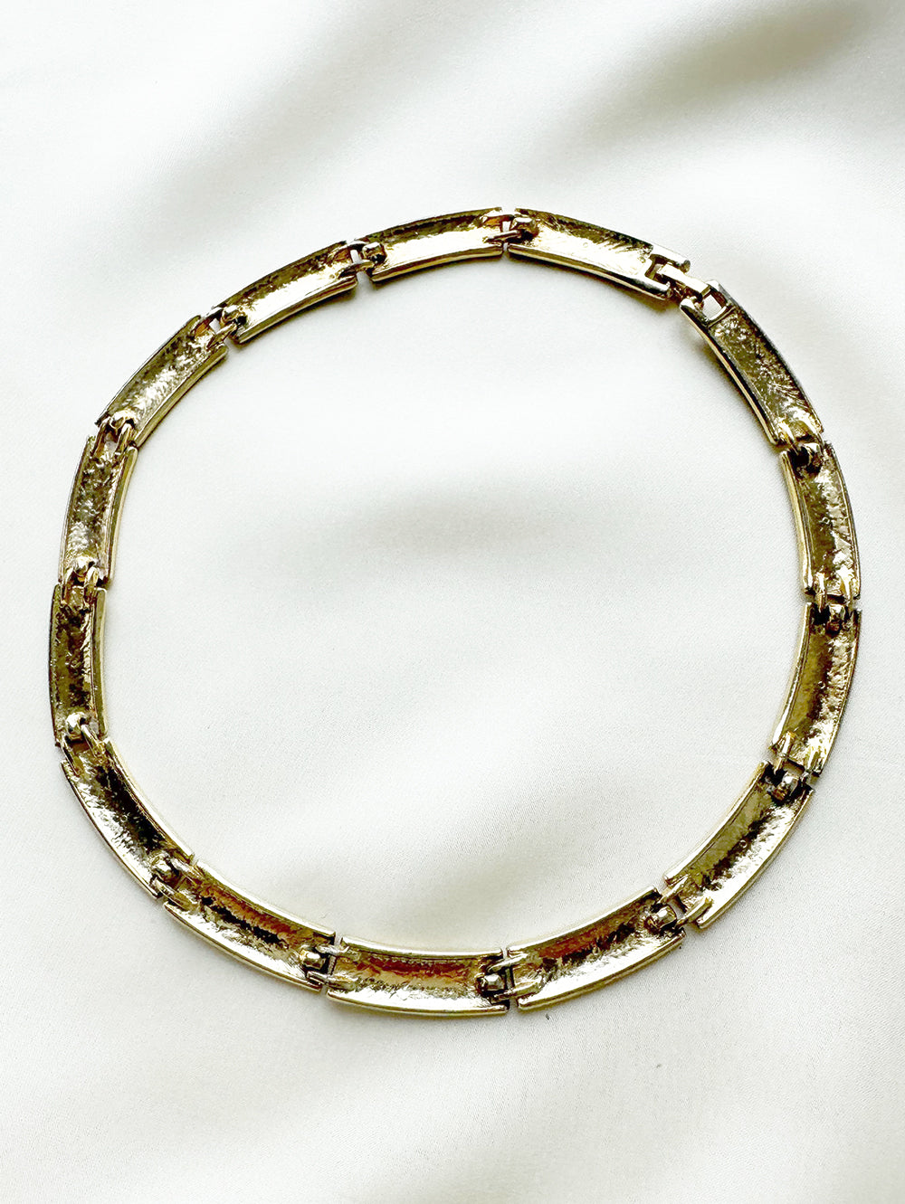 Zwart geëmailleerd collier