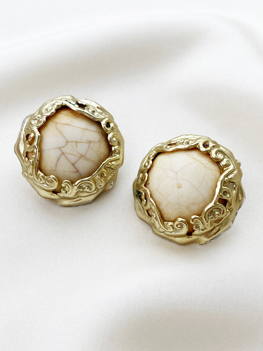 Gebroken wit & gouden clip oorbellen