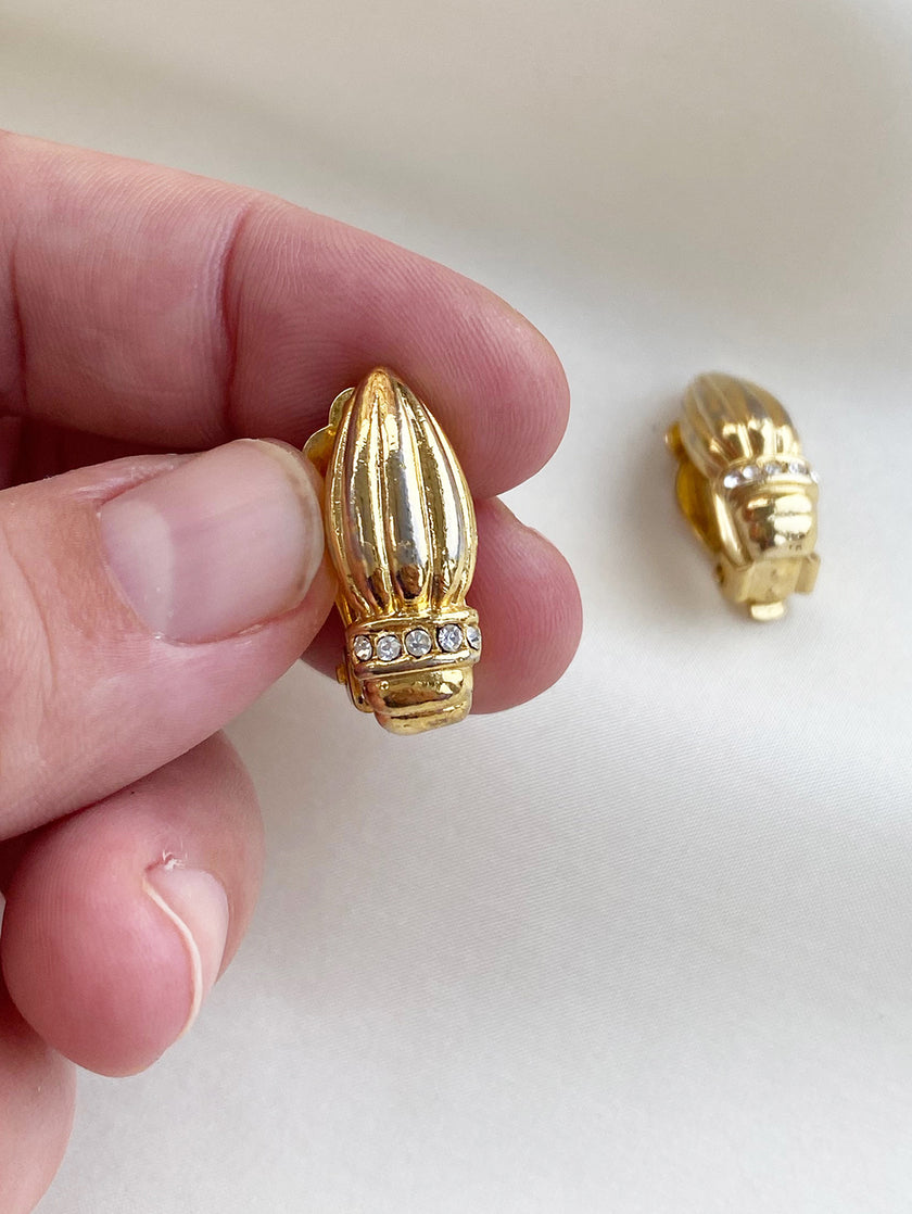 Kleine gouden clip oorbellen met strass