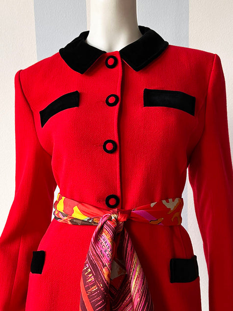 Rood jasje met velours details