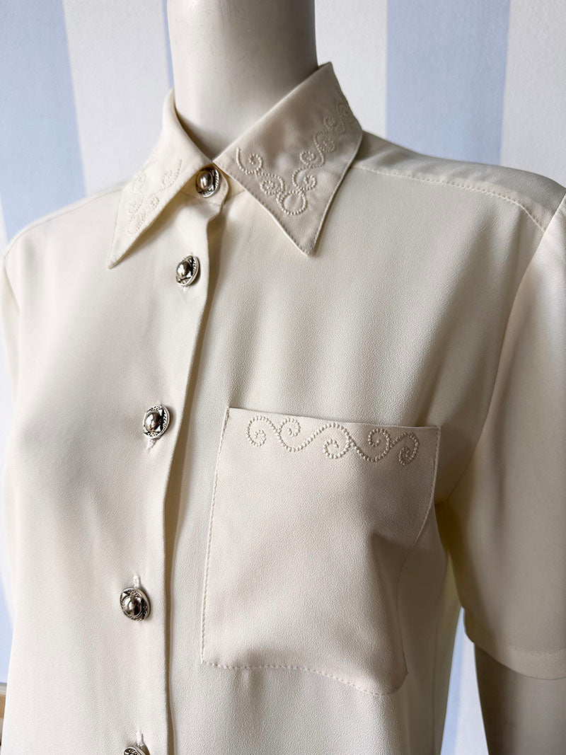 Off-white blousje met borduursels