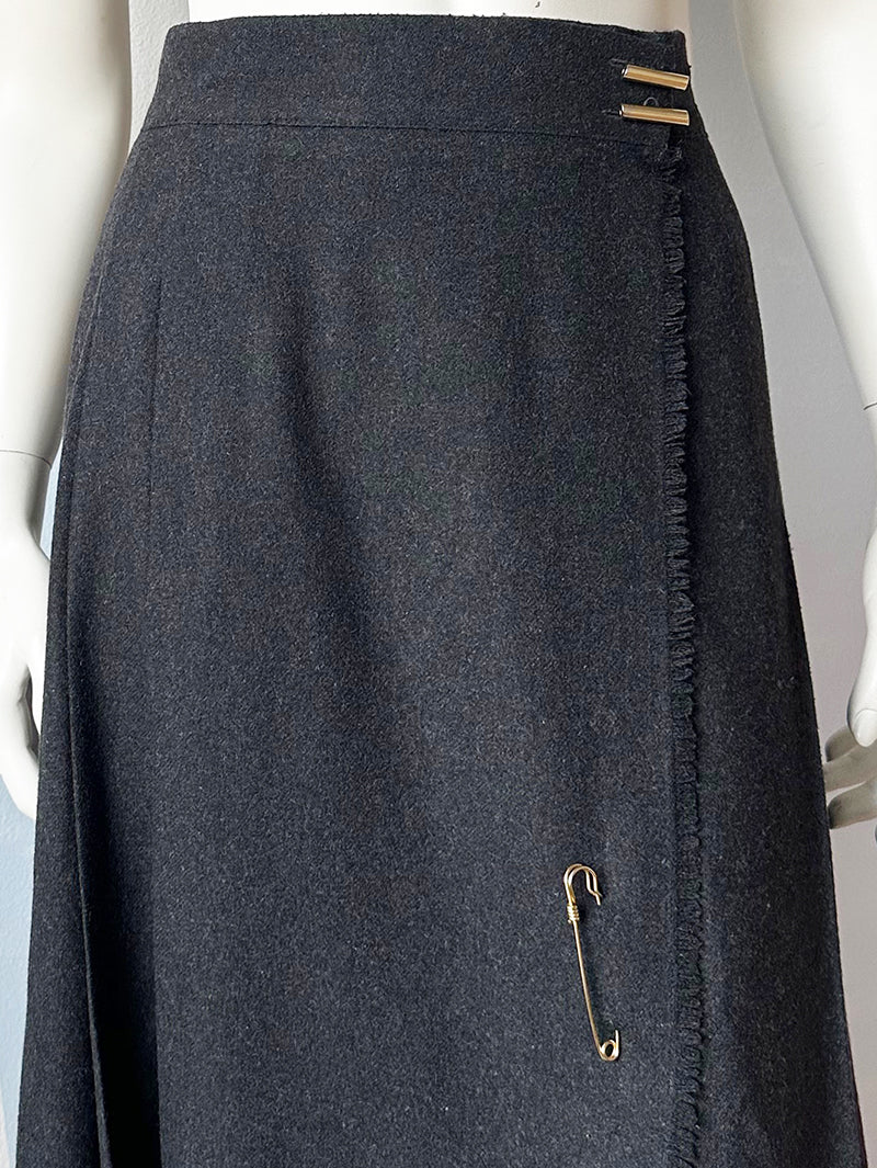 Donkergrijze wollen plooirok