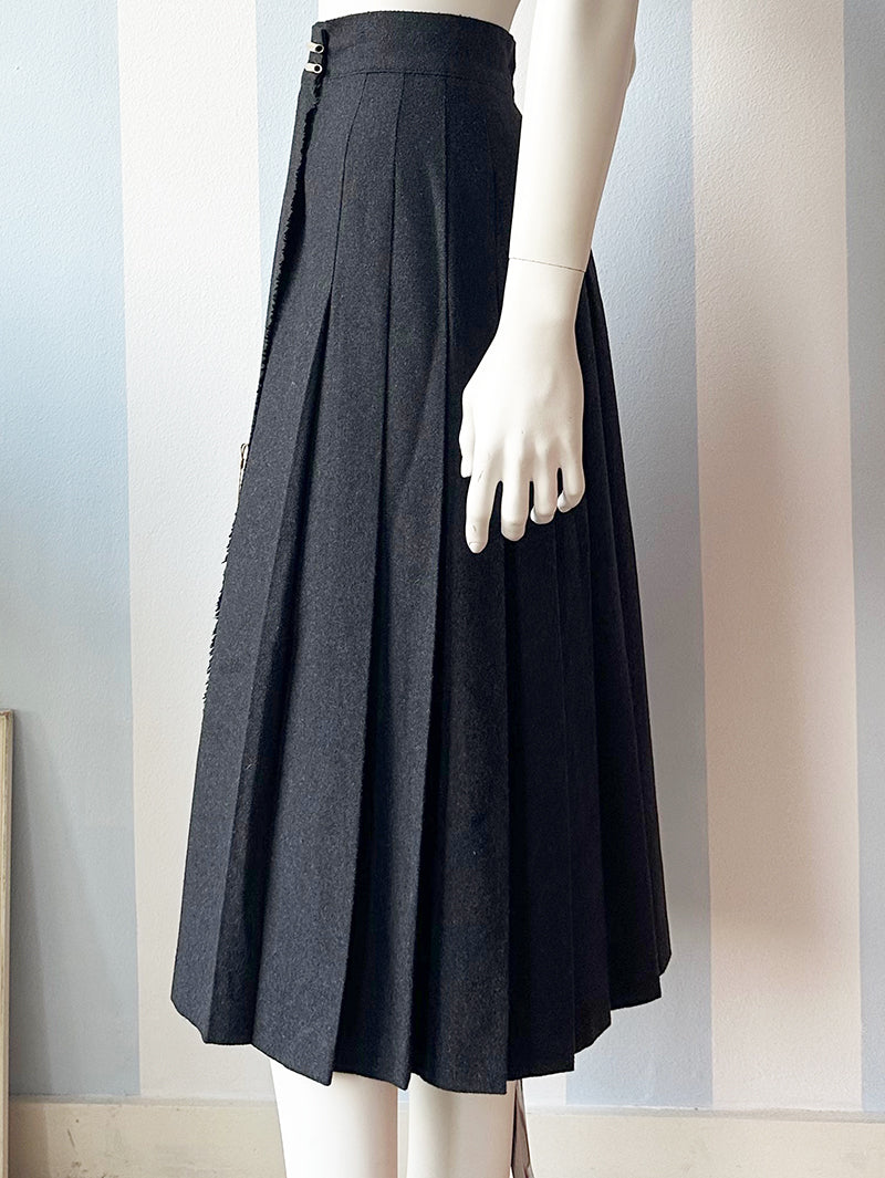 Donkergrijze wollen plooirok
