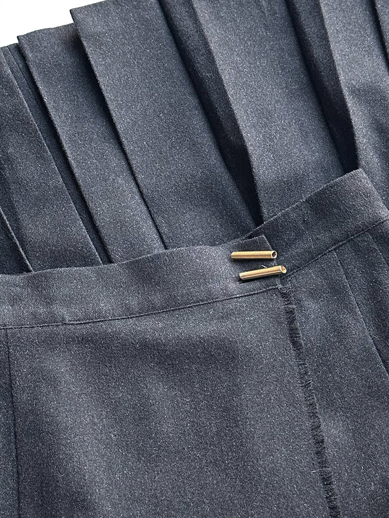 Donkergrijze wollen plooirok