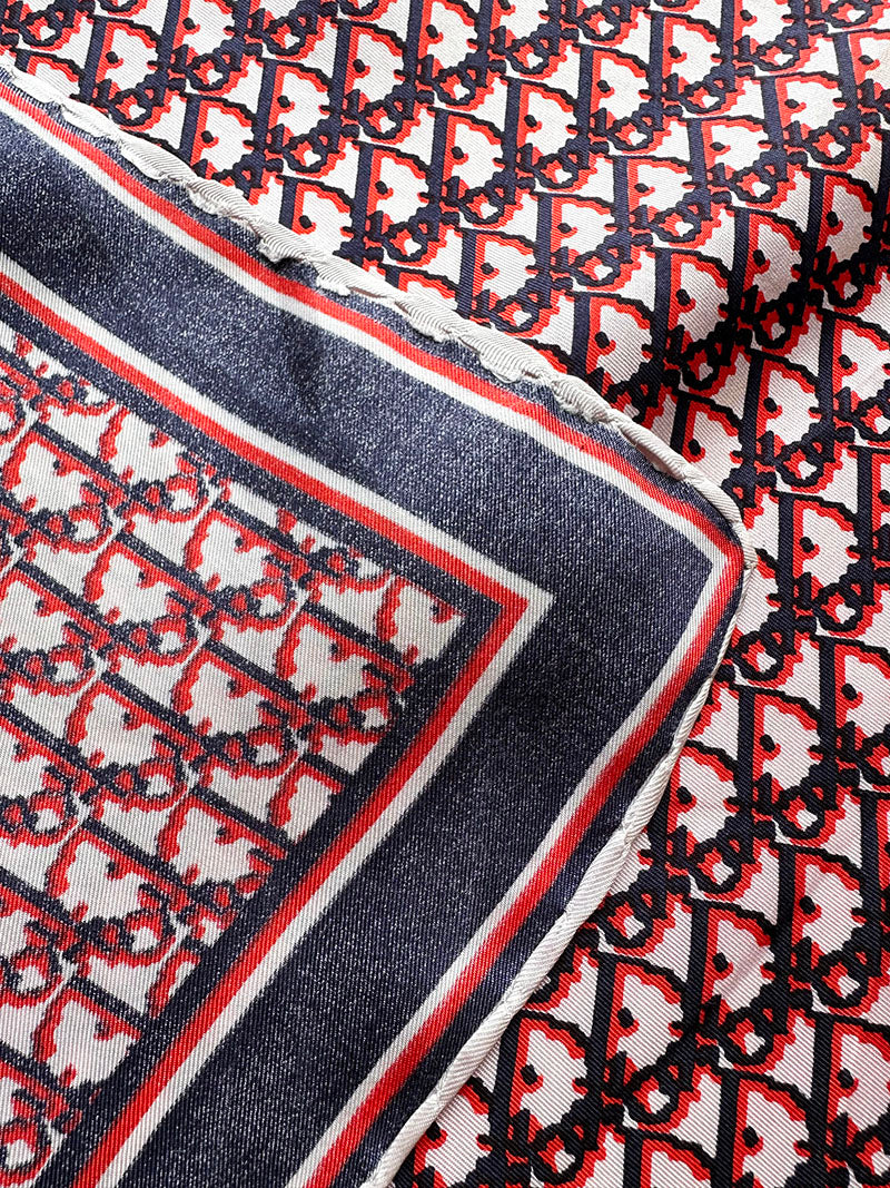 Designer monogram gavroche