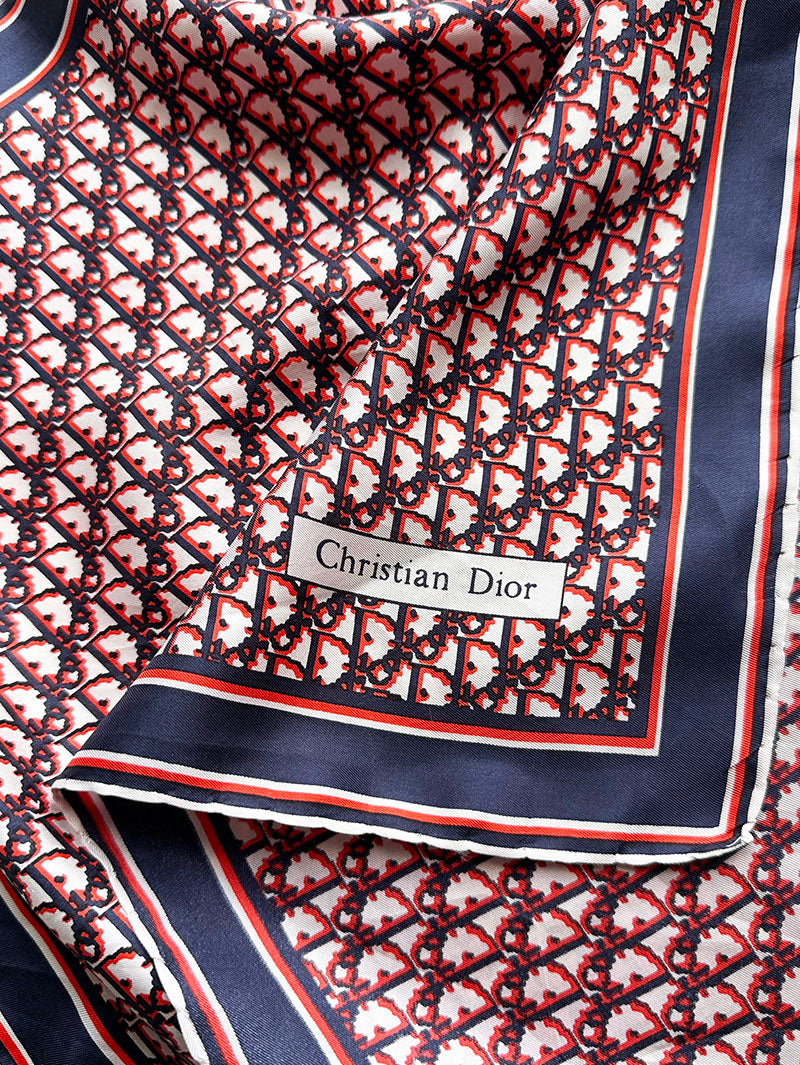 Designer monogram gavroche