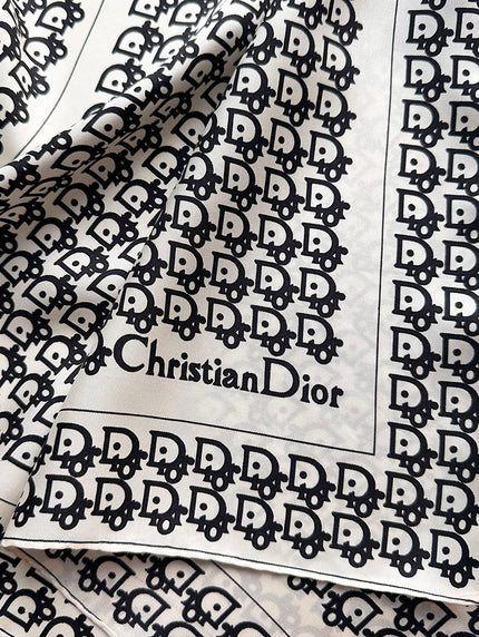 Designer monogram gavroche