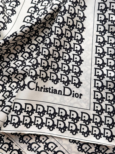 Designer monogram gavroche