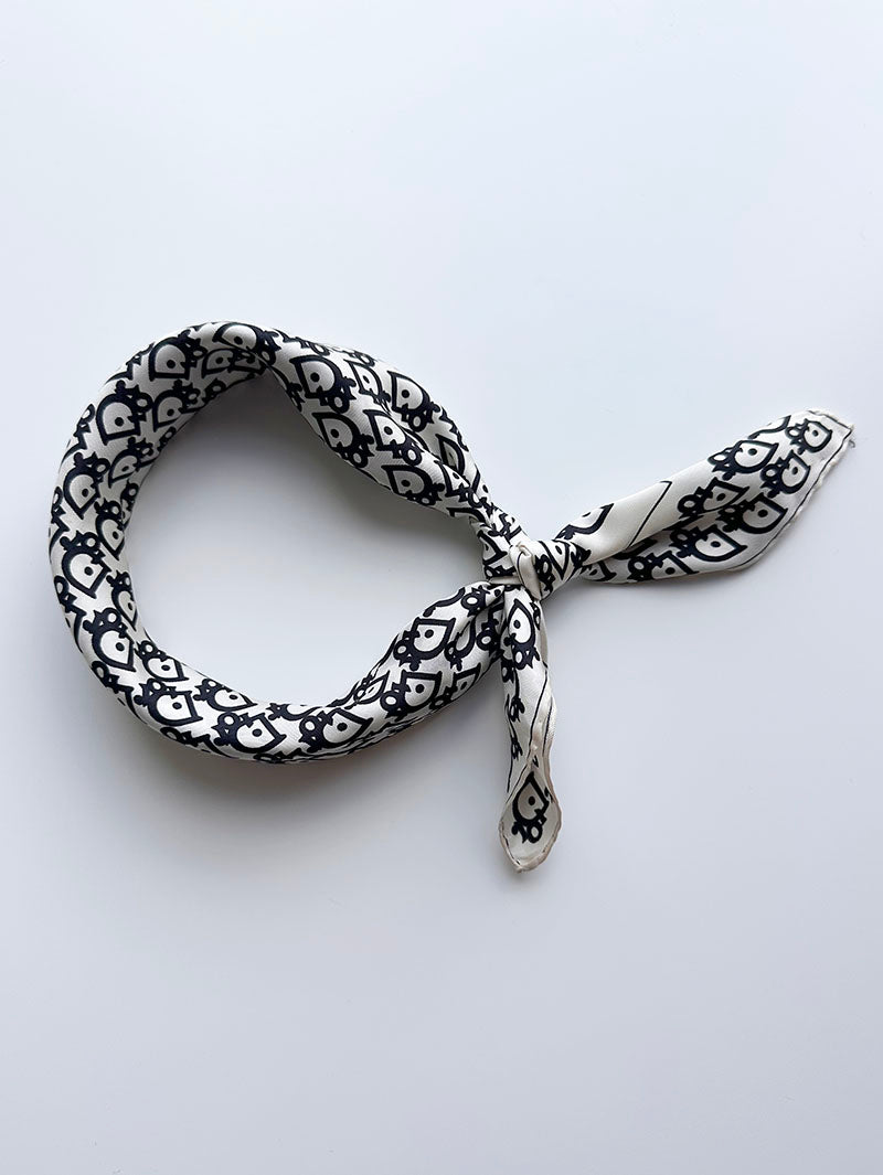 Designer monogram gavroche