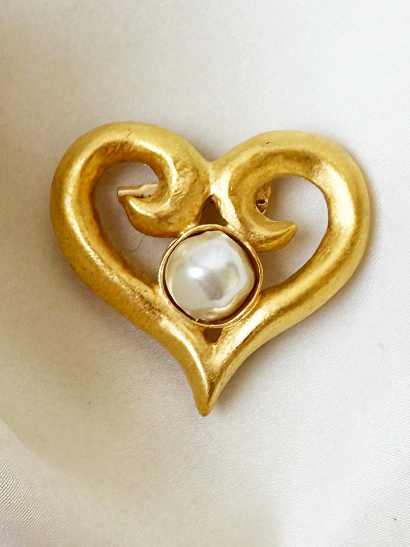 Hart broche met parel