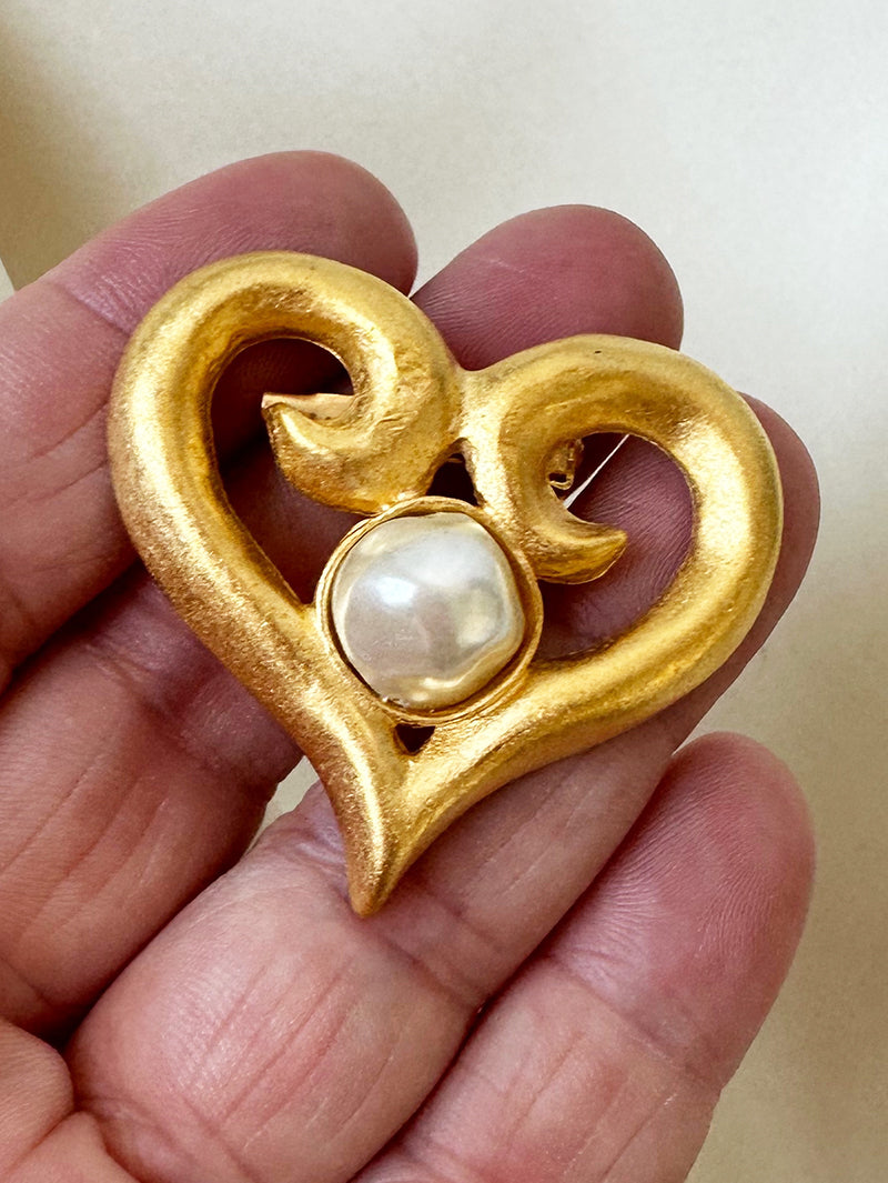 Hart broche met parel