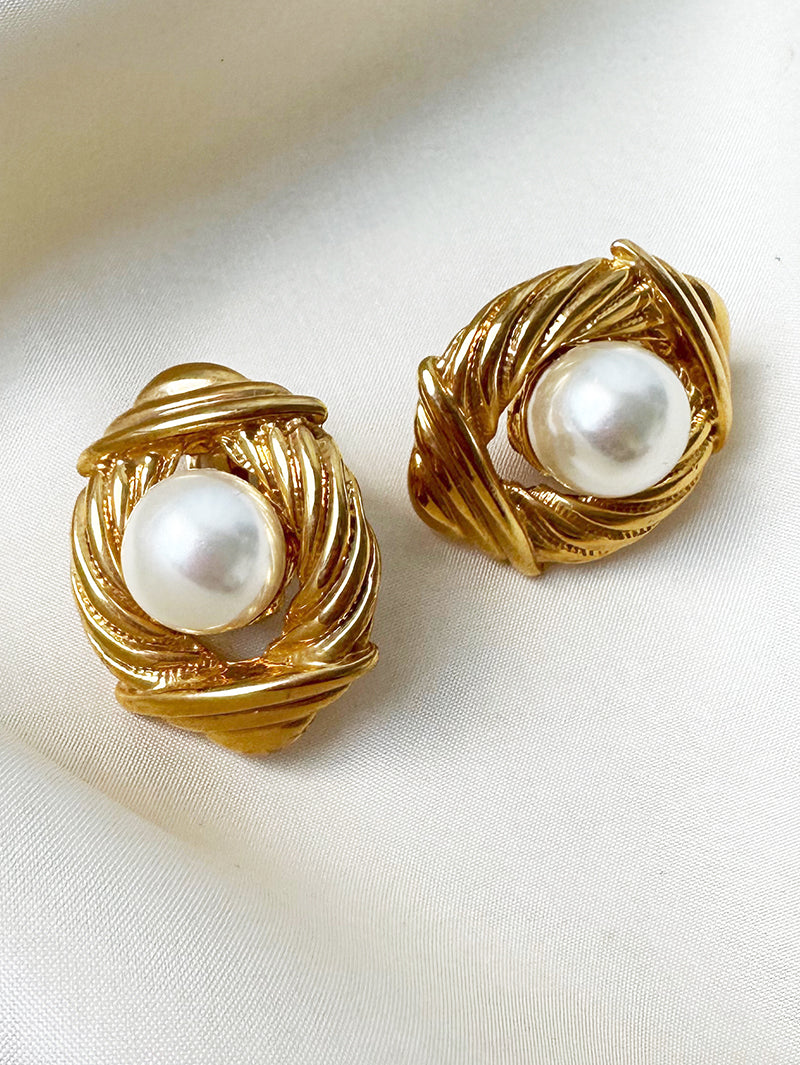 Vergulde parel clip oorbellen