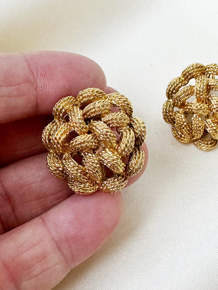 Vergulde knoop clip oorbellen