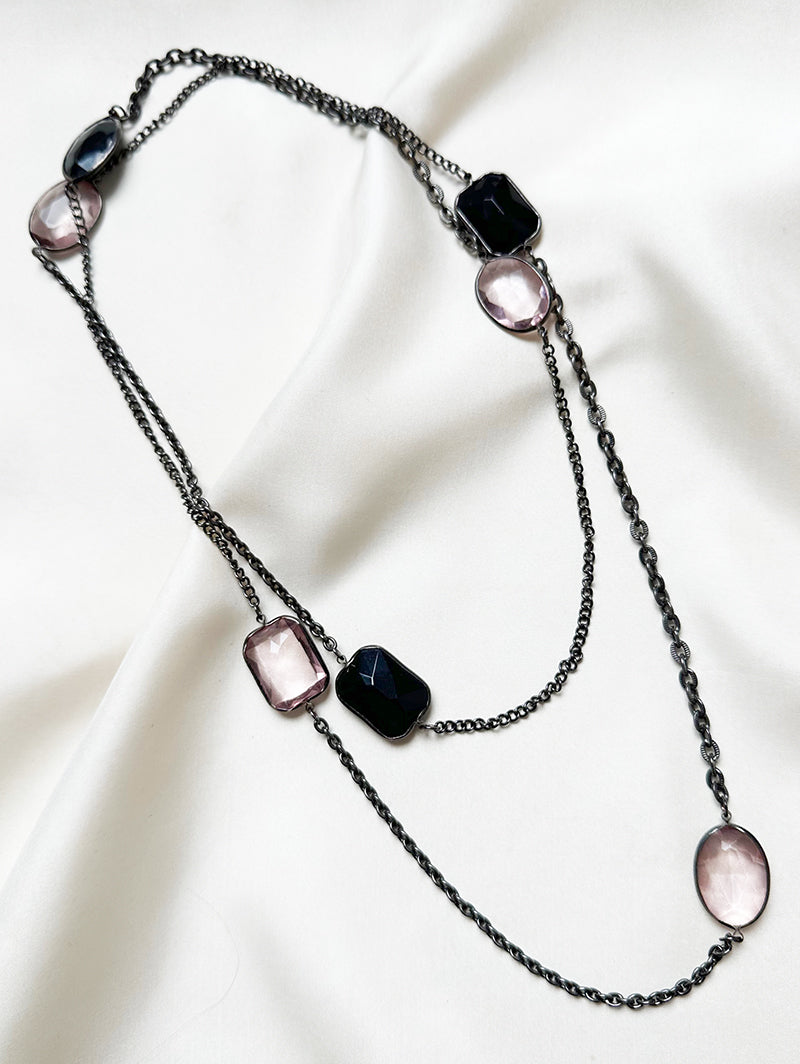 Zwarte lange ketting met stenen