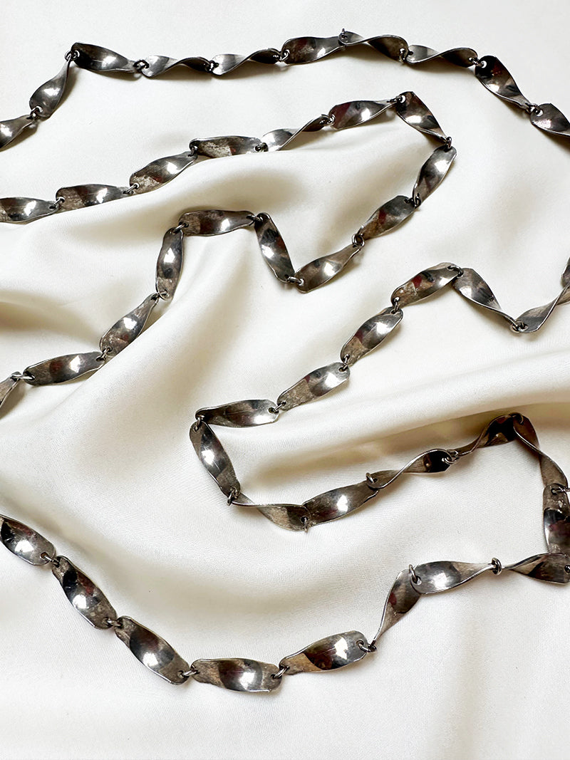 Verzilverde lange ketting