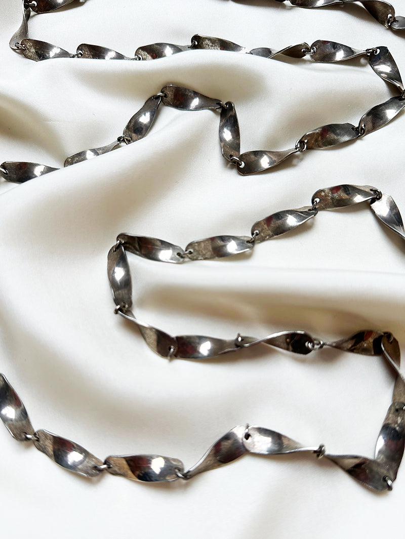 Verzilverde lange ketting