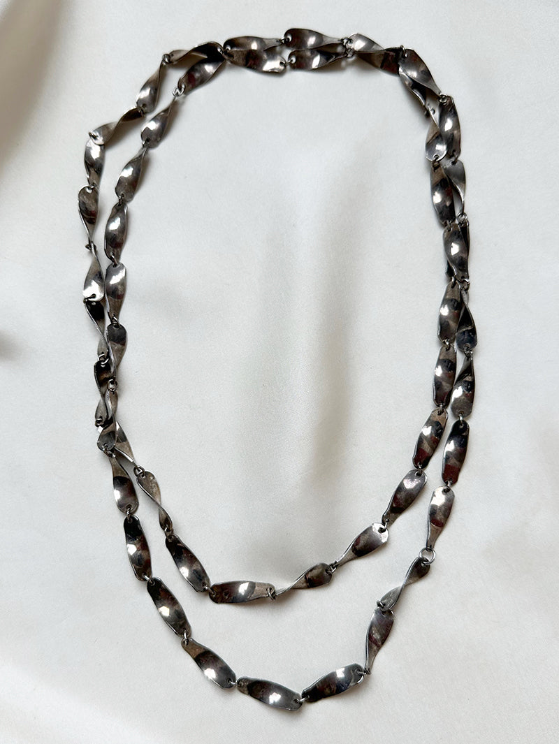 Verzilverde lange ketting