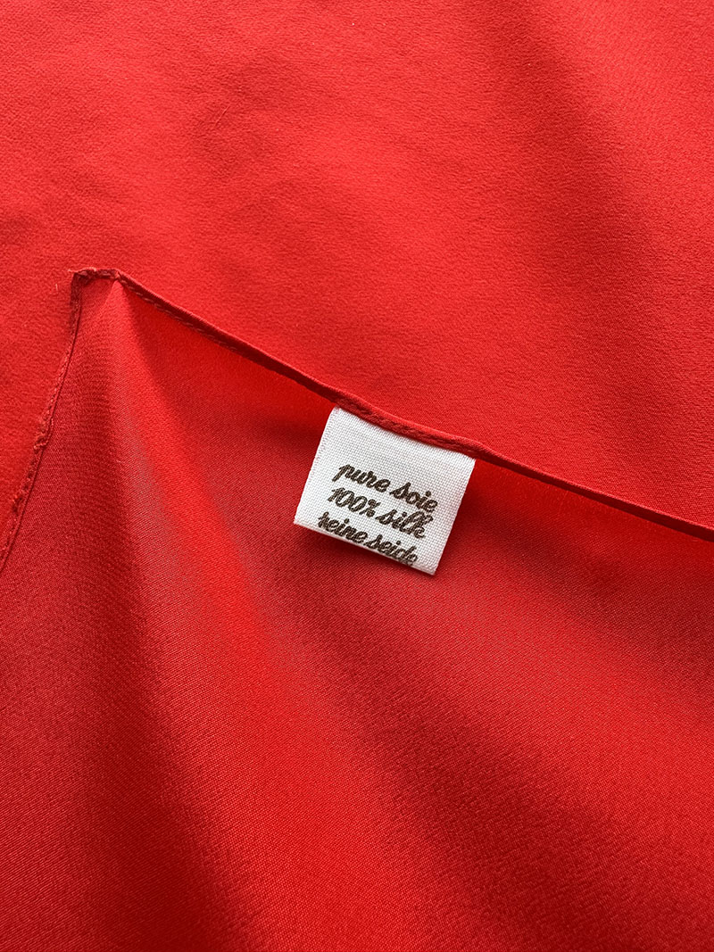 Rode zijden designer pochet
