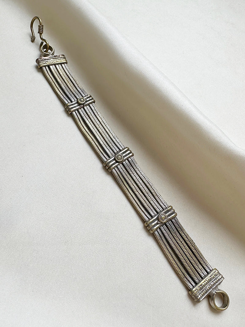 Brede metalen armband