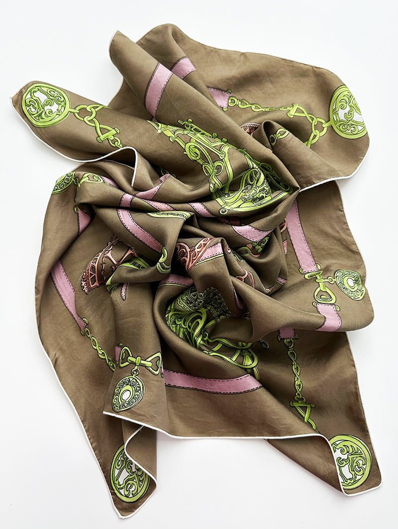 Zijden sjaal in hippique thema