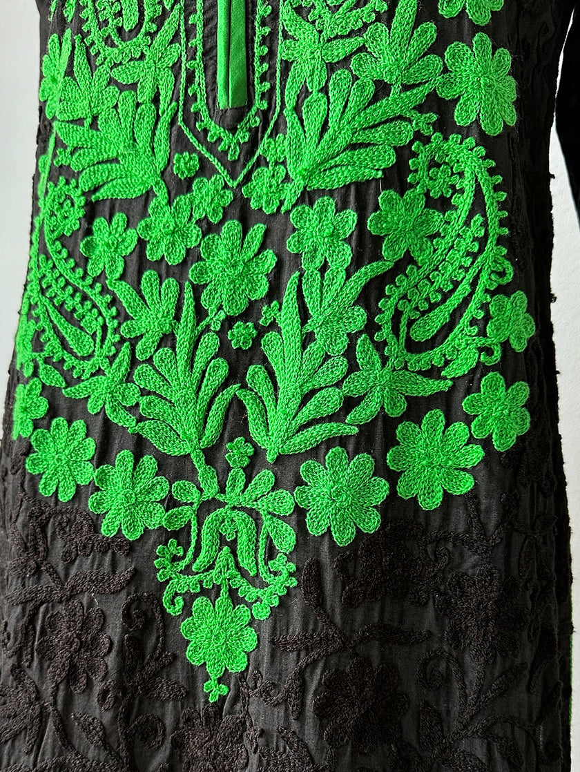 Groen/zwart geborduurde tuniek