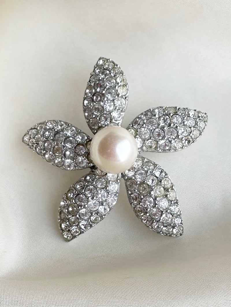 Designer bloem broche met parel
