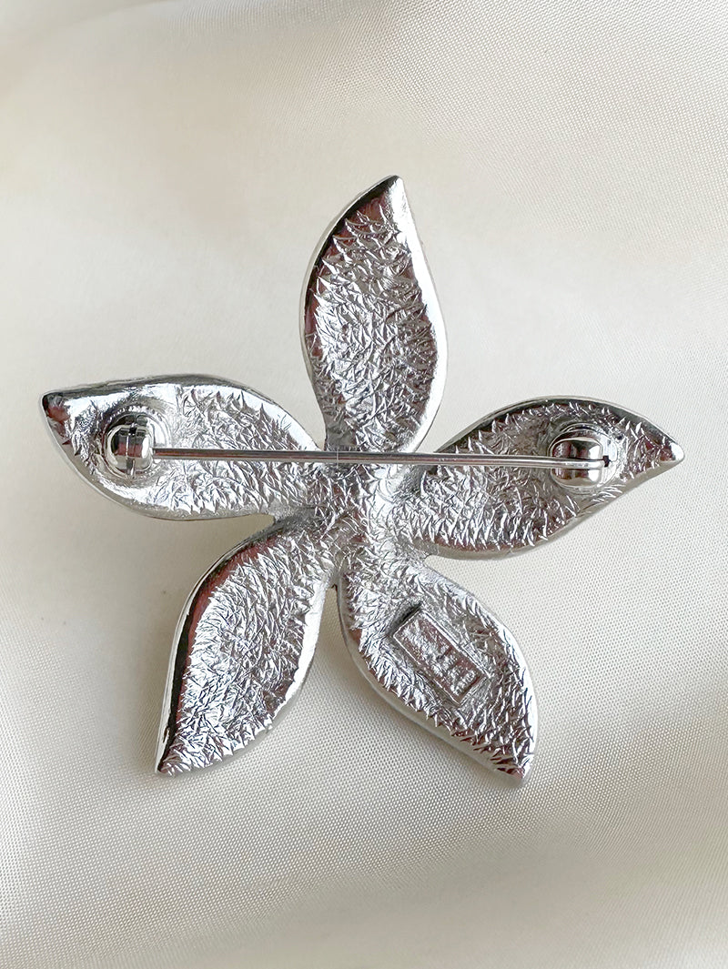 Designer bloem broche met parel