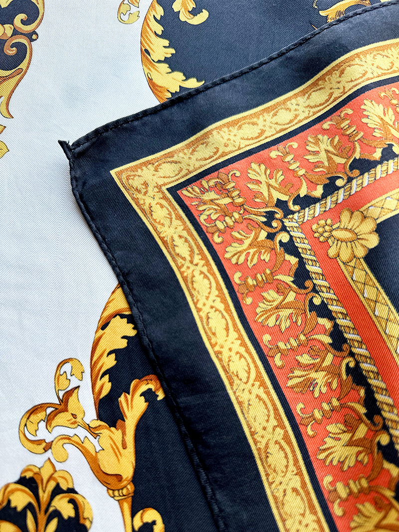 Zijden sjaal met barok dessin